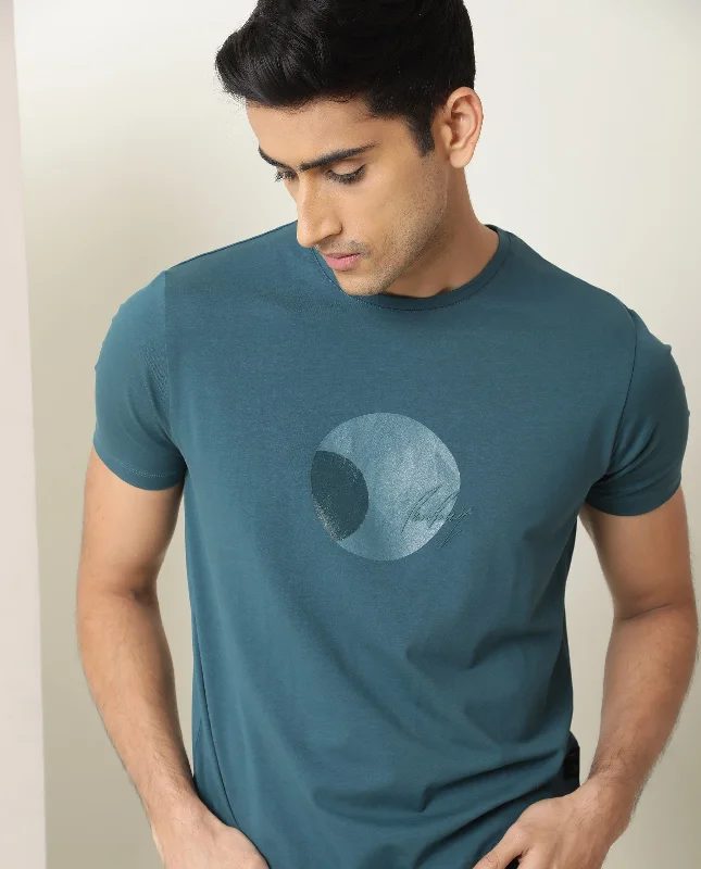 Men's Shirts with Full PlacketsRare Rabbit Men's Maso Petrol Cotton Lycra Fabric Crew Neck Half Sleeves Regular Fit Graphic Print T-Shirt Men's Shirts with Full PlacketsRare Rabbit Men's Maso Petrol Cotton Lycra Fabric Crew Neck Half Sleeves Regular Fit Graphic Print T-Shirt