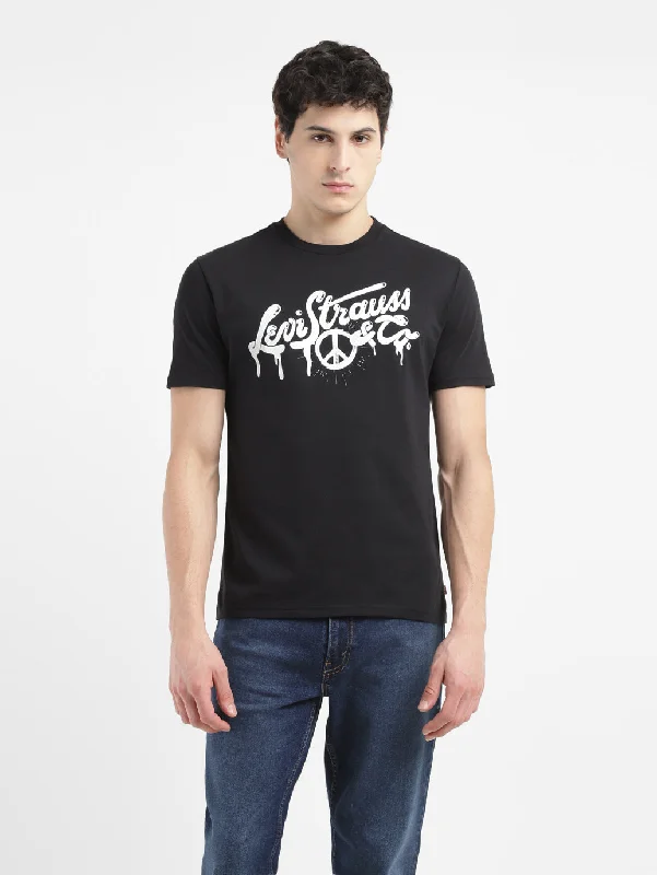 Men's Shirts with Plaid PatternsMen's Graphic Print Crew Neck T-shirt