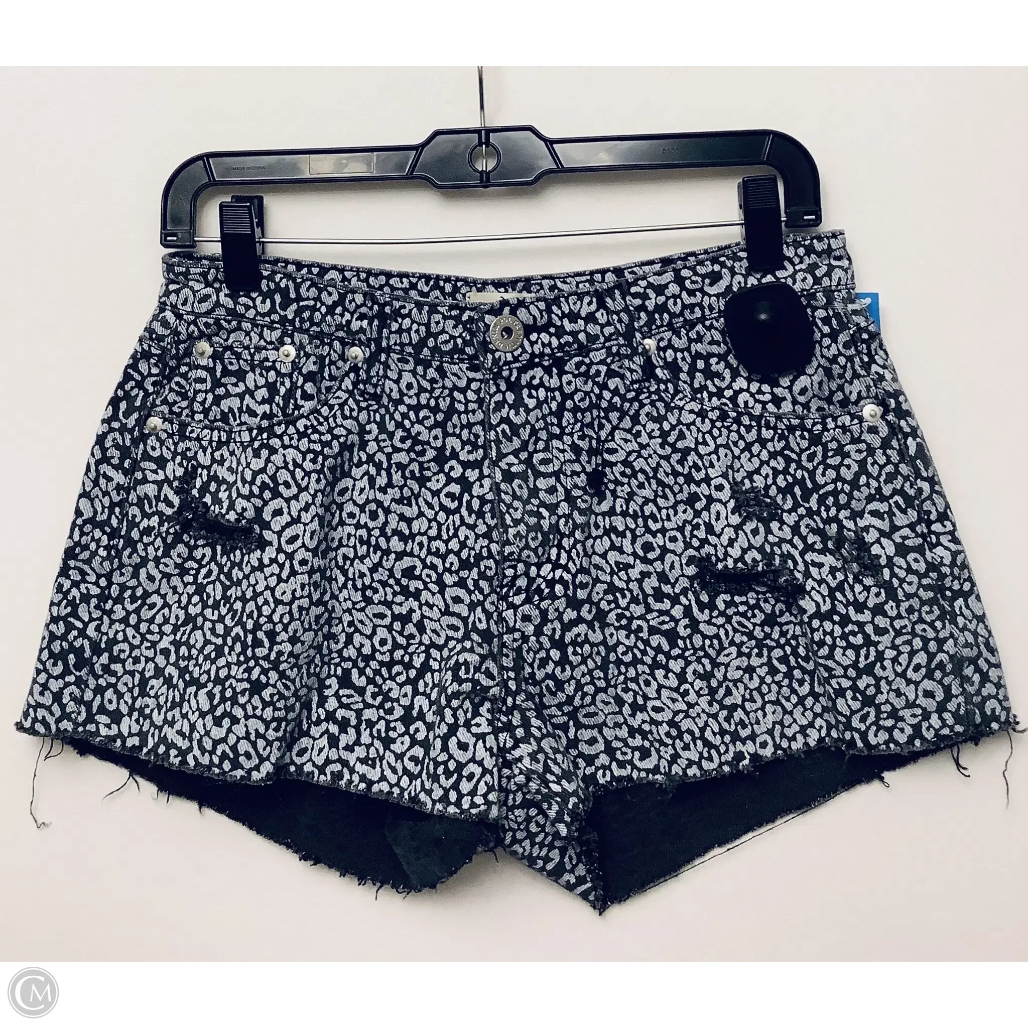 Fashion-Forward Men's Pattern ShortsShorts By Pol In Animal Print, Size: S