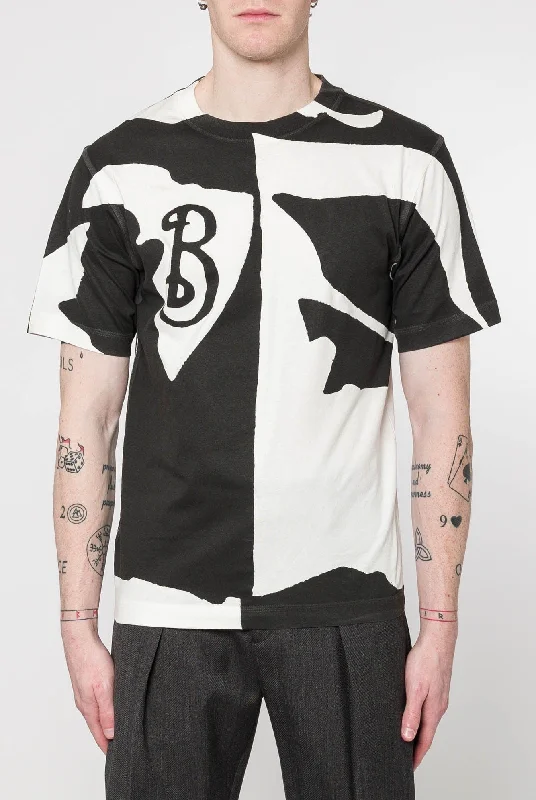 Men's Coats with Relaxed FitsBurberry Shield T-Shirt in Black