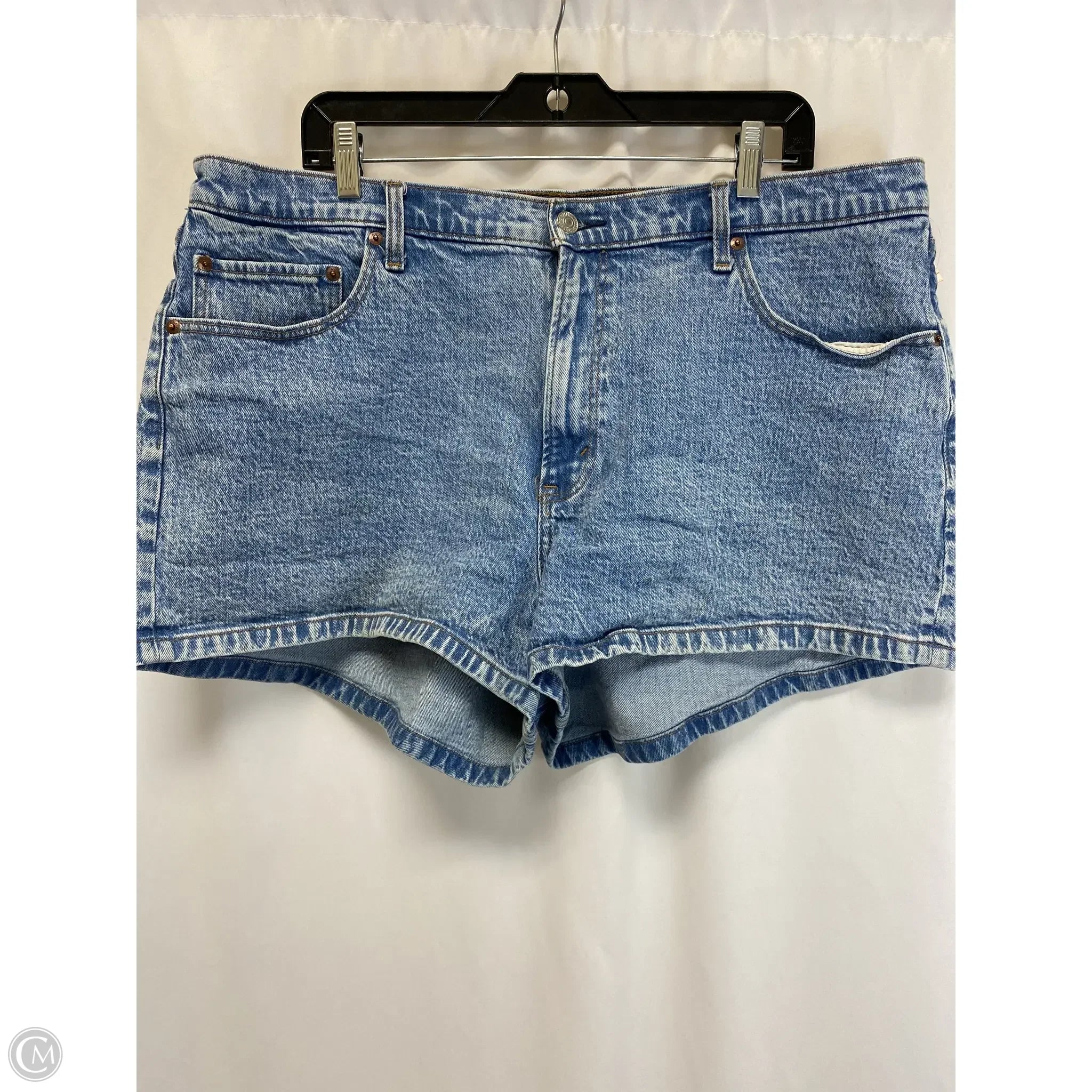 Weather-Adaptive Men's Outdoor and Adventure ShortsShorts By Abercrombie And Fitch In Blue Denim, Size: 18 Weather-Adaptive Men's Outdoor and Adventure ShortsShorts By Abercrombie And Fitch In Blue Denim, Size: 18
