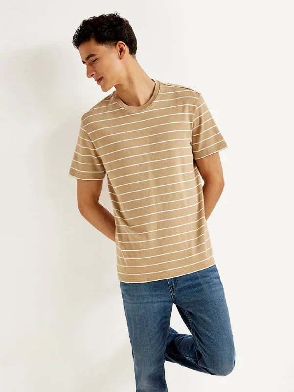 Men's Shirts with Geometric PatternsMen's Striped Slim Fit T-shirt